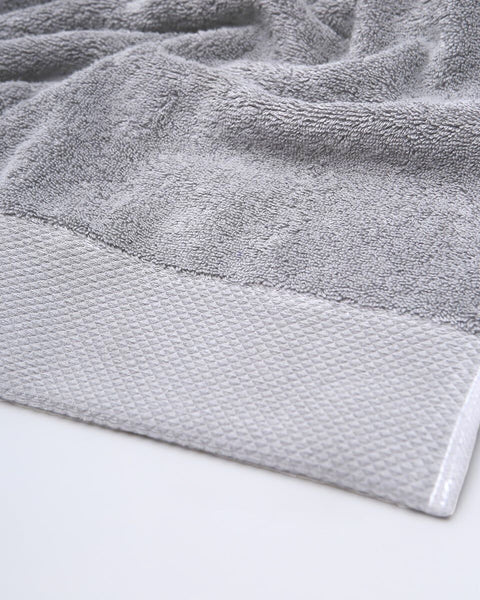 Cotton Towel with Wide 3D Piqué Border Capital 700gsm