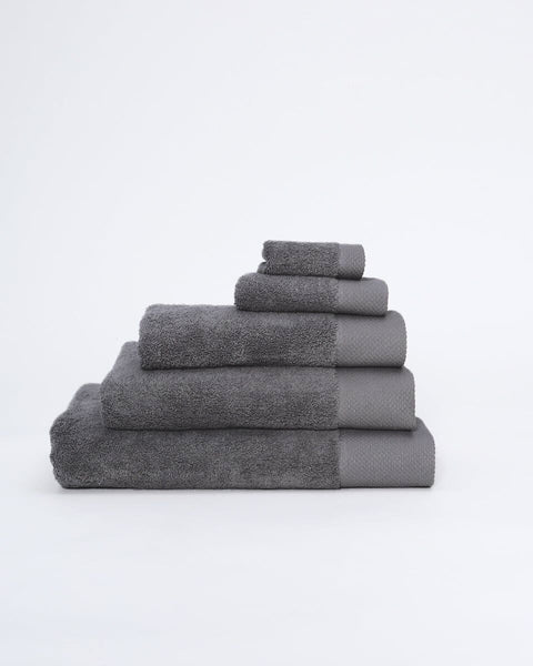 Cotton Towel with Wide 3D Piqué Border Capital 700gsm