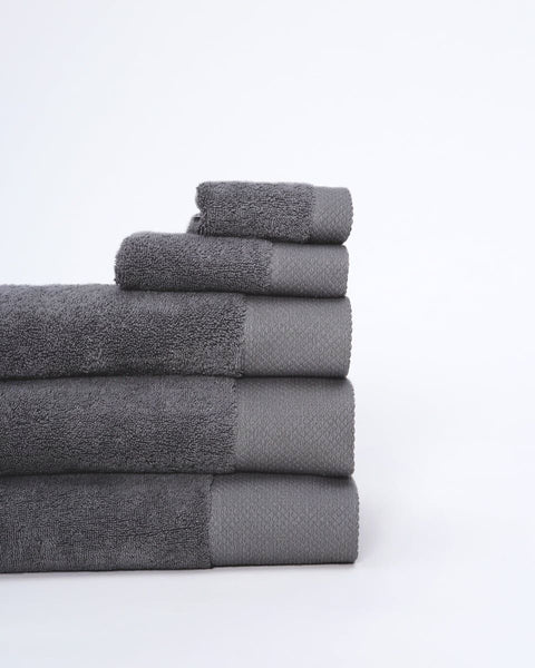 Cotton Towel with Wide 3D Piqué Border Capital 700gsm