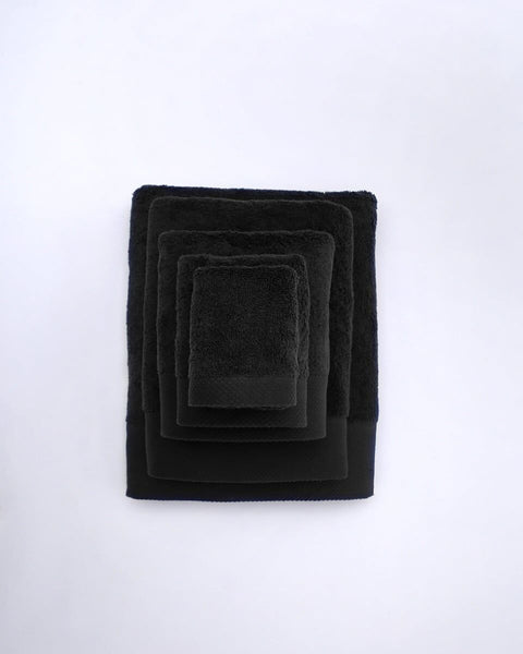 Cotton Towel with Wide 3D Piqué Border Capital 700gsm